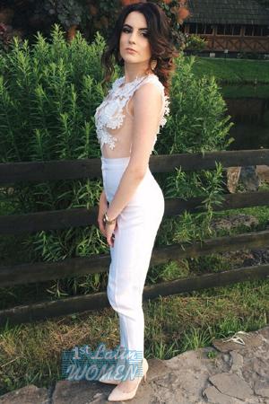 168041 - Mykhailyna Age: 27 - Ukraine