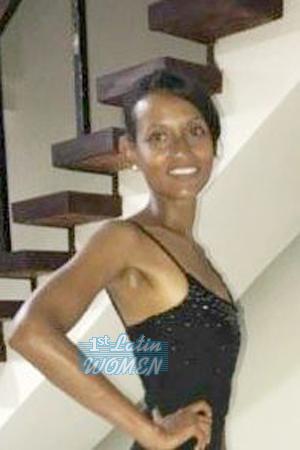 173738 - Stephanie Age: 37 - Costa Rica