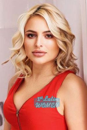 200004 - Darina Age: 32 - Ukraine