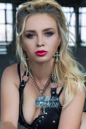 203068 - Elena Age: 28 - Ukraine