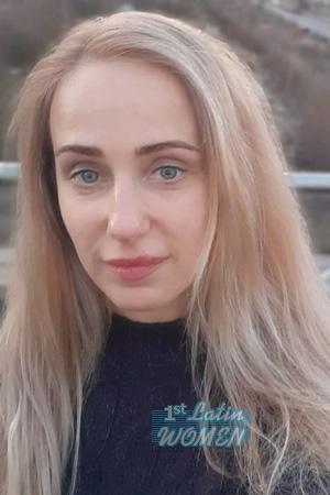 214026 - Julia Age: 41 - Russia