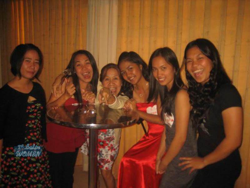 Philippine-Women-8653-1