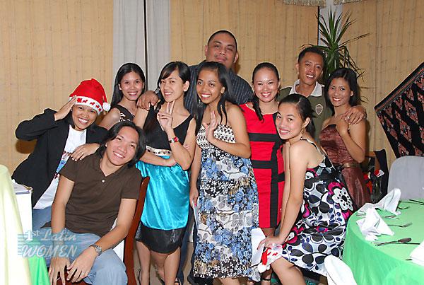 young-filipino-women-080